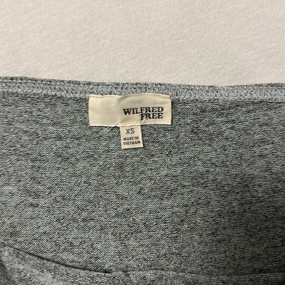 Wilfred off the shoulder top - Picture 3 of 5